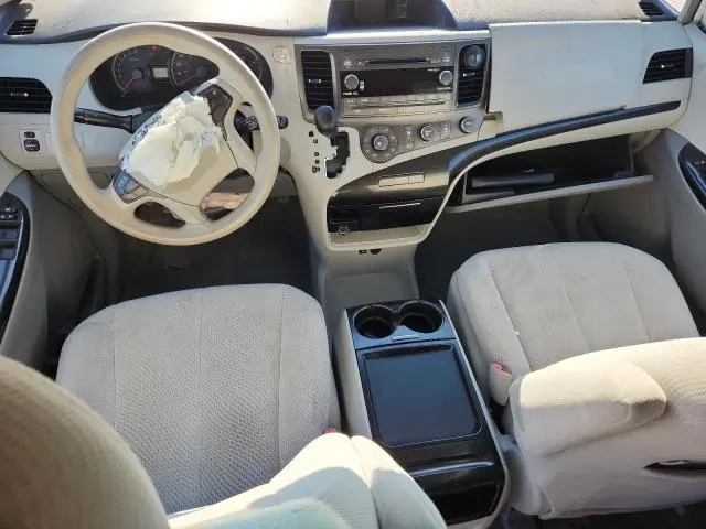 2011 TOYOTA SIENNA LE  