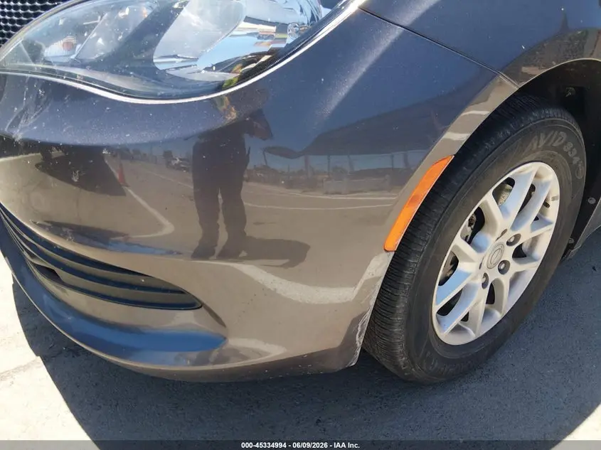 2020 CHRYSLER VOYAGER LX