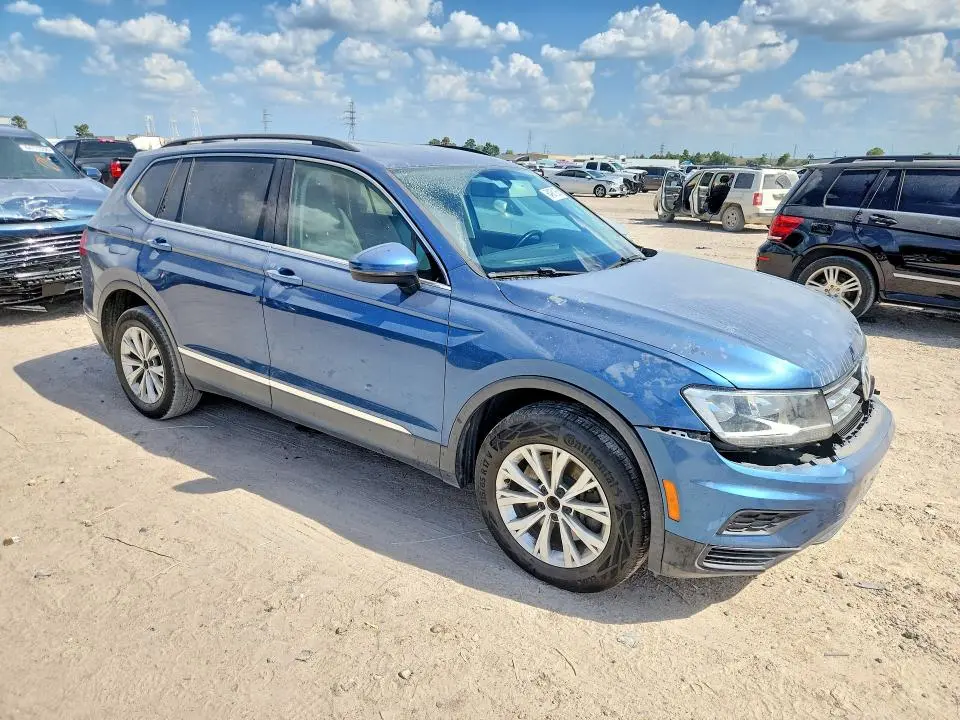2018 VOLKSWAGEN TIGUAN SE  