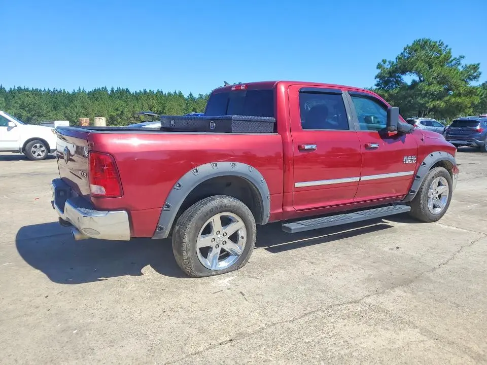 2015 RAM 1500 SLT  