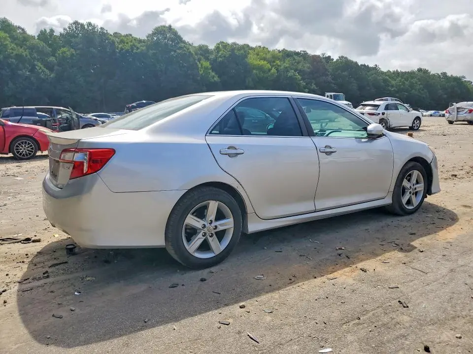 2013 TOYOTA CAMRY SE  