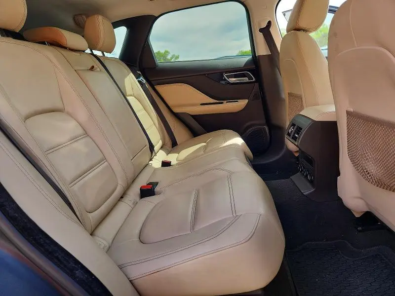 2018 JAGUAR F-PACE PRESTIGE  