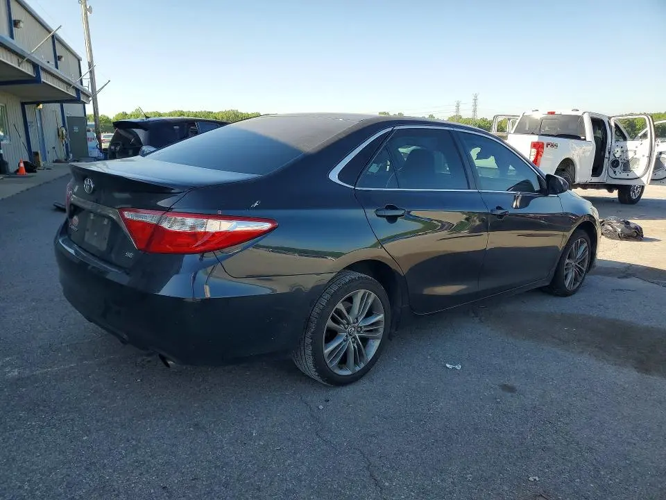 2017 TOYOTA CAMRY SE  