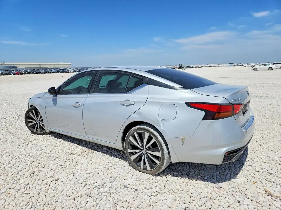 2019 NISSAN ALTIMA SR  