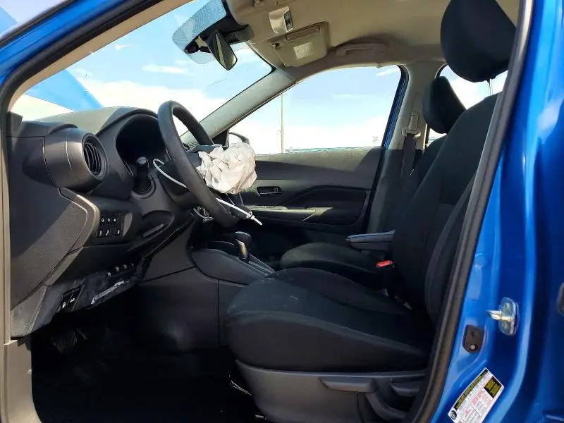 2024 NISSAN KICKS S  