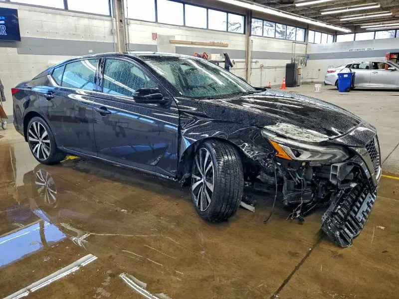 2022 NISSAN ALTIMA SR  