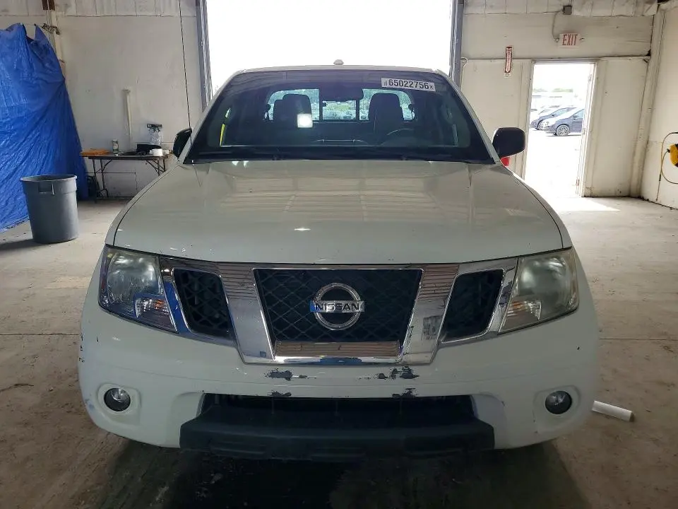 2015 NISSAN FRONTIER SV  