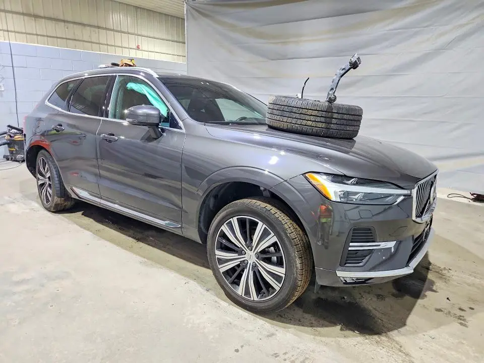 2023 VOLVO XC60 PLUS  