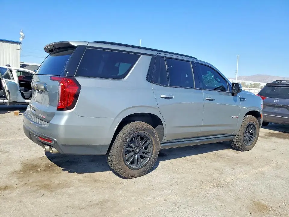 2023 GMC YUKON AT4  