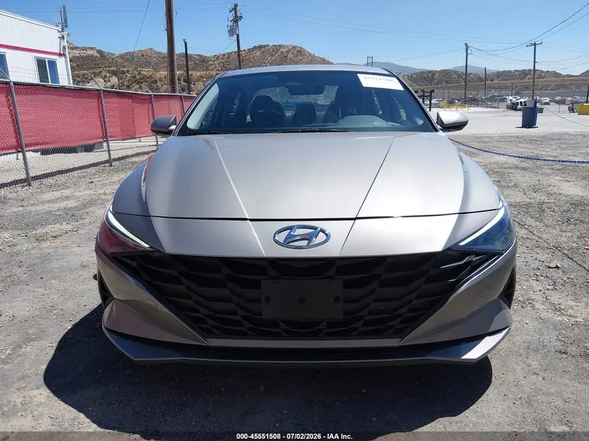 2023 HYUNDAI ELANTRA SE