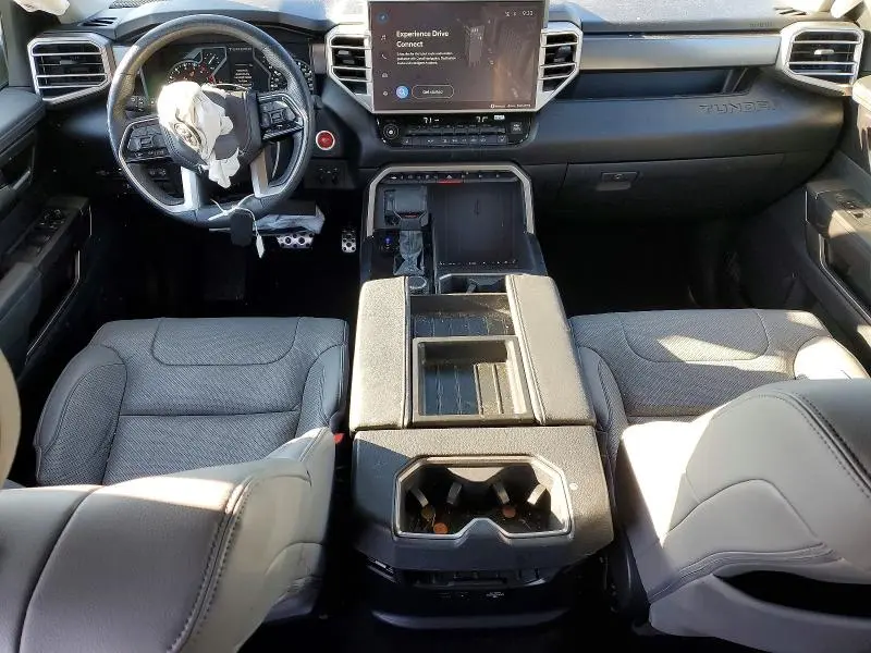 2024 TOYOTA TUNDRA CREWMAX SR  