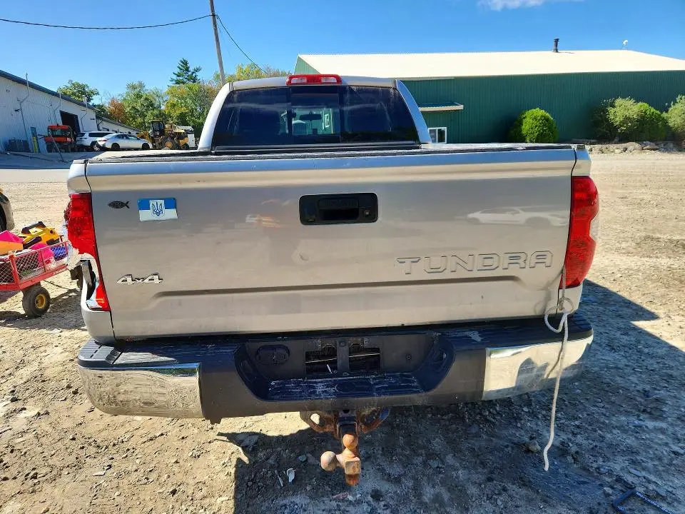 2017 TOYOTA TUNDRA SR5  