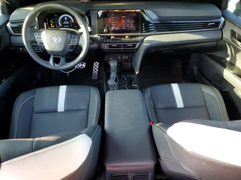 2025 TOYOTA CAMRY   