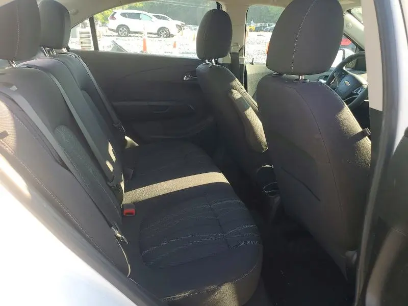 2015 CHEVROLET SONIC LT  