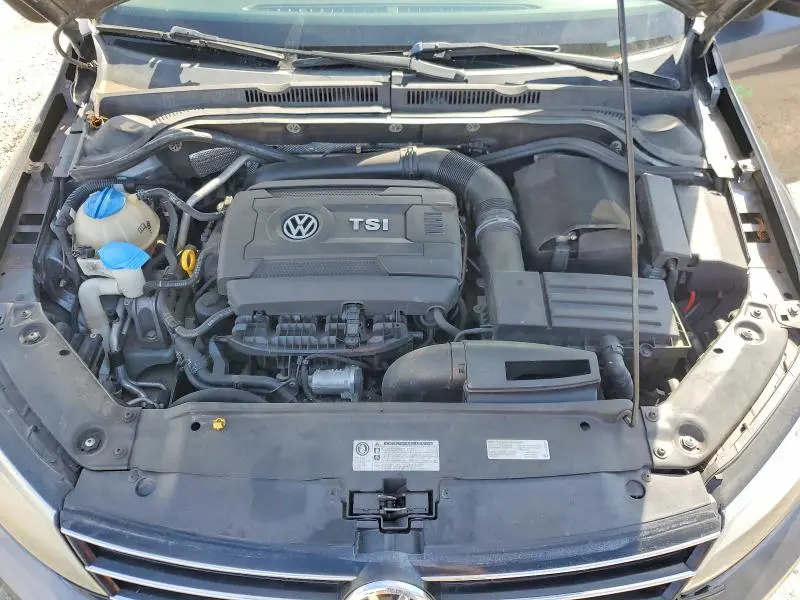 2015 VOLKSWAGEN JETTA SE  