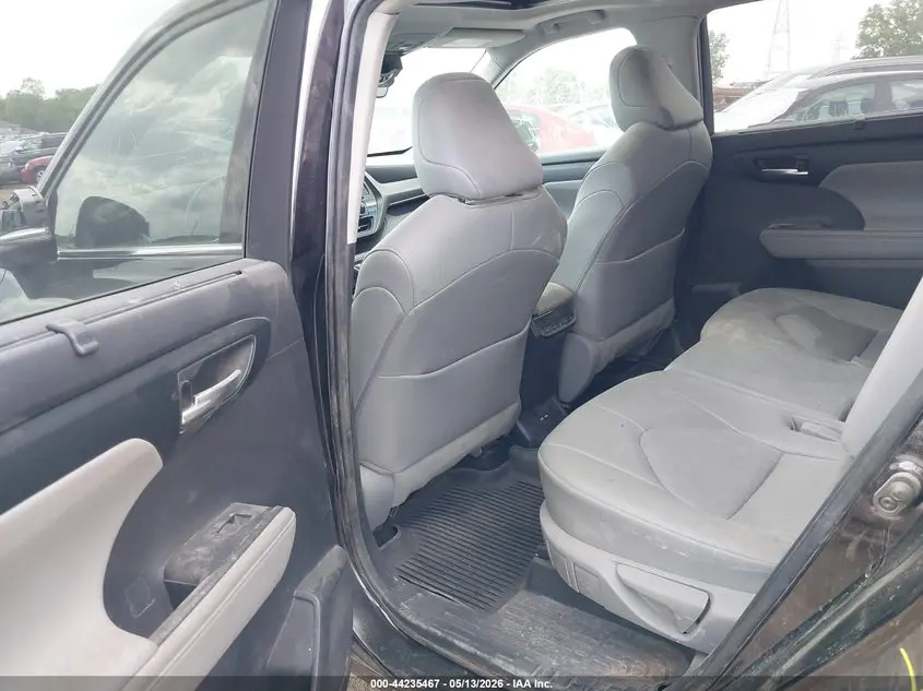 2020 TOYOTA HIGHLANDER XLE