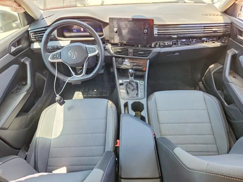 2025 VOLKSWAGEN JETTA SE  