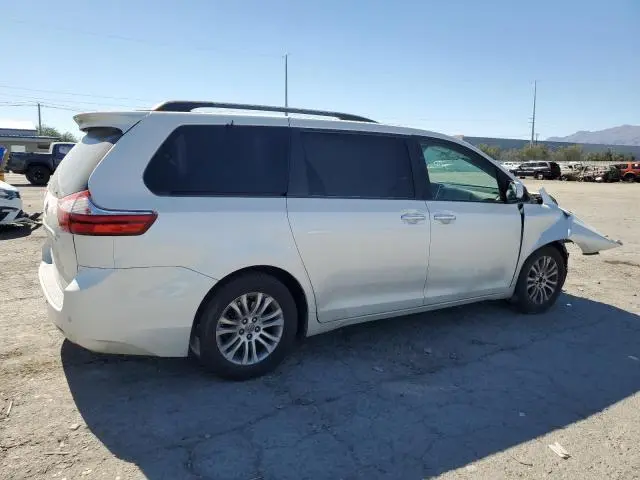 2015 TOYOTA SIENNA XLE  