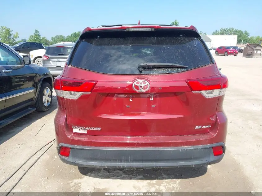 2018 TOYOTA HIGHLANDER SE