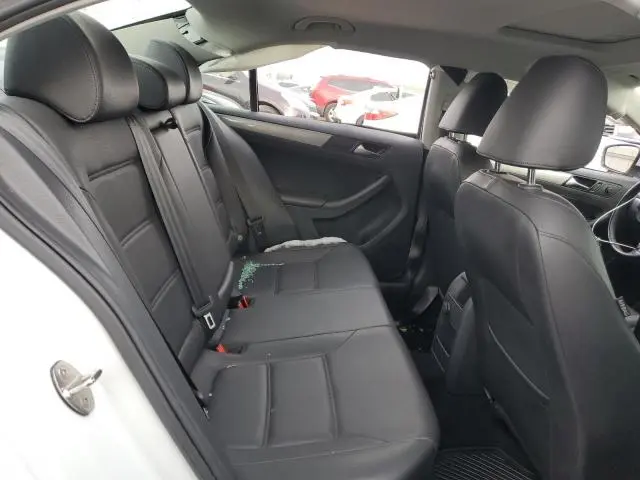 2018 VOLKSWAGEN JETTA SE  