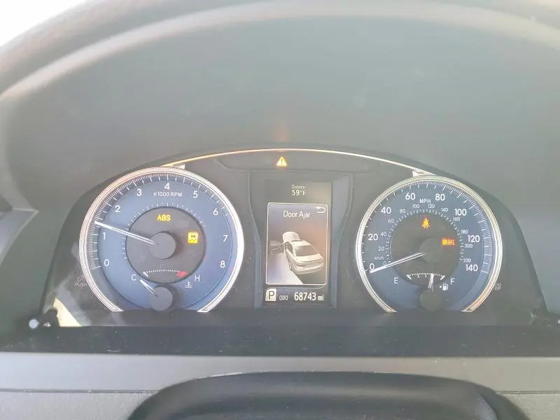2016 TOYOTA CAMRY XLE V6  