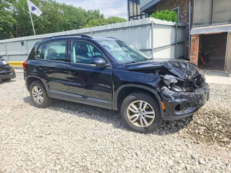 2017 VOLKSWAGEN TIGUAN S  