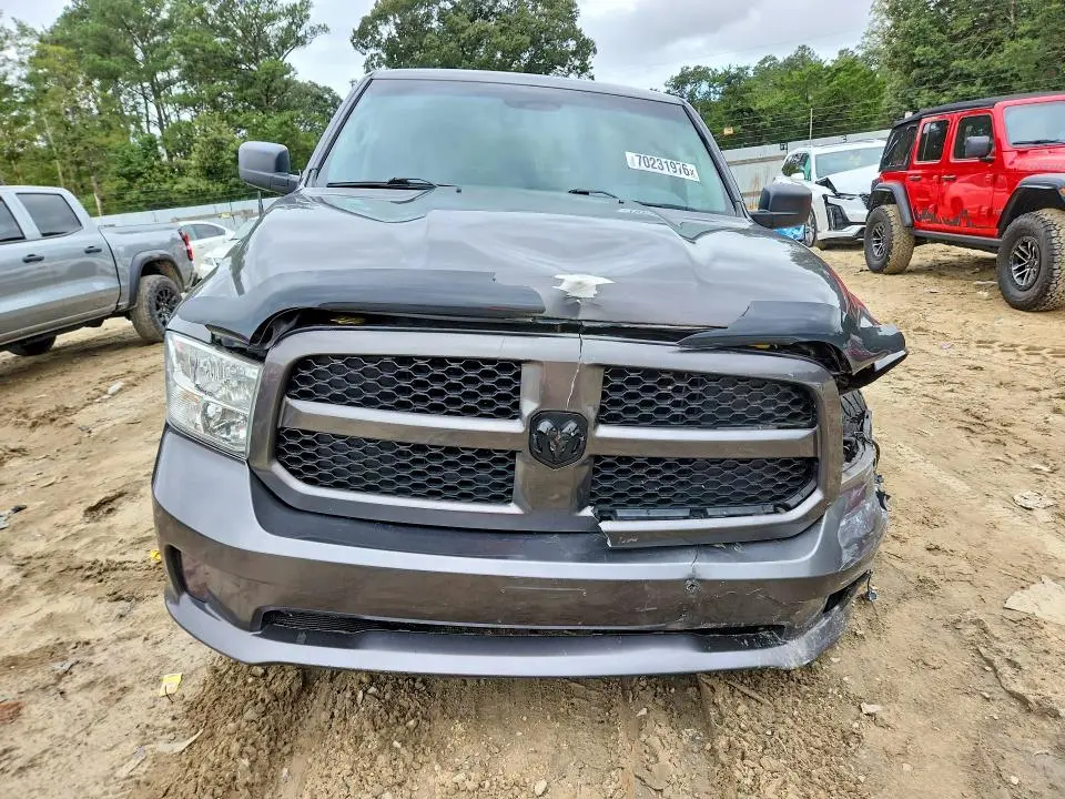 2015 RAM 1500 ST  