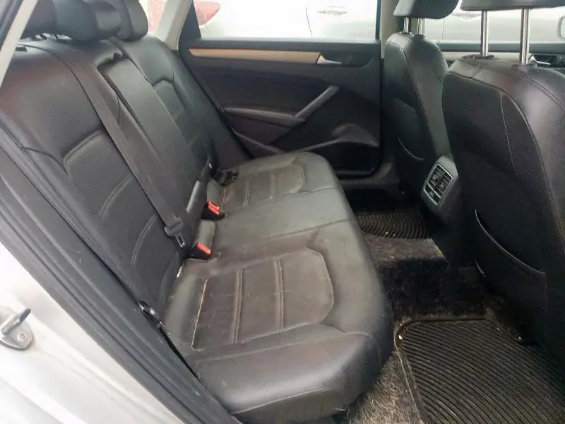 2014 VOLKSWAGEN PASSAT SE  