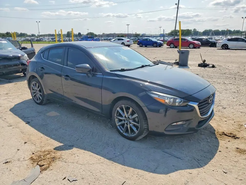 2018 MAZDA 3 TOURING  