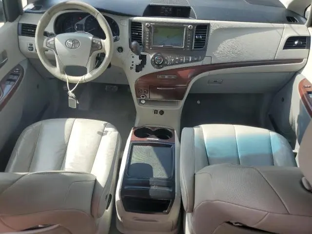 2011 TOYOTA SIENNA XLE  