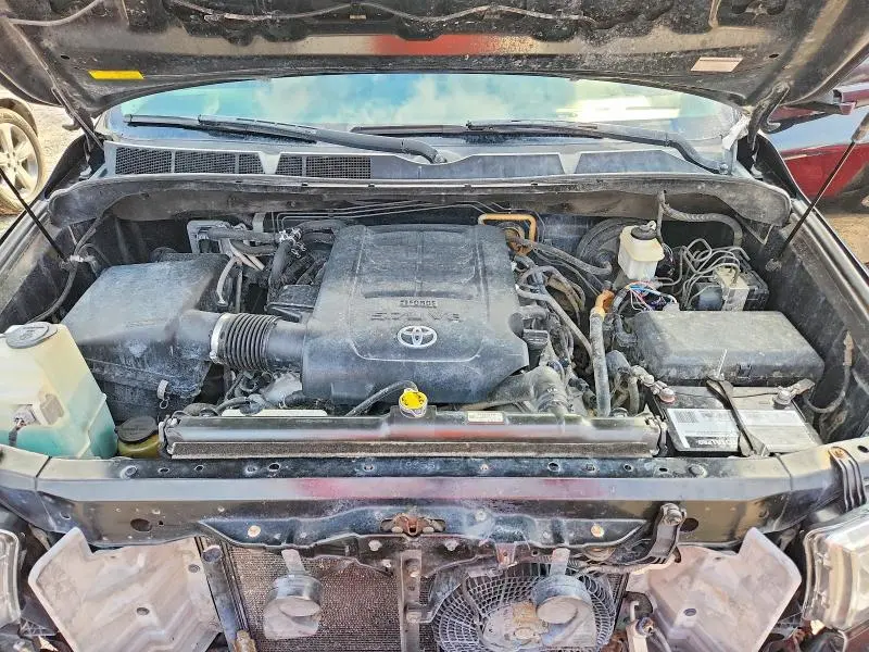 2013 TOYOTA SEQUOIA SR5  