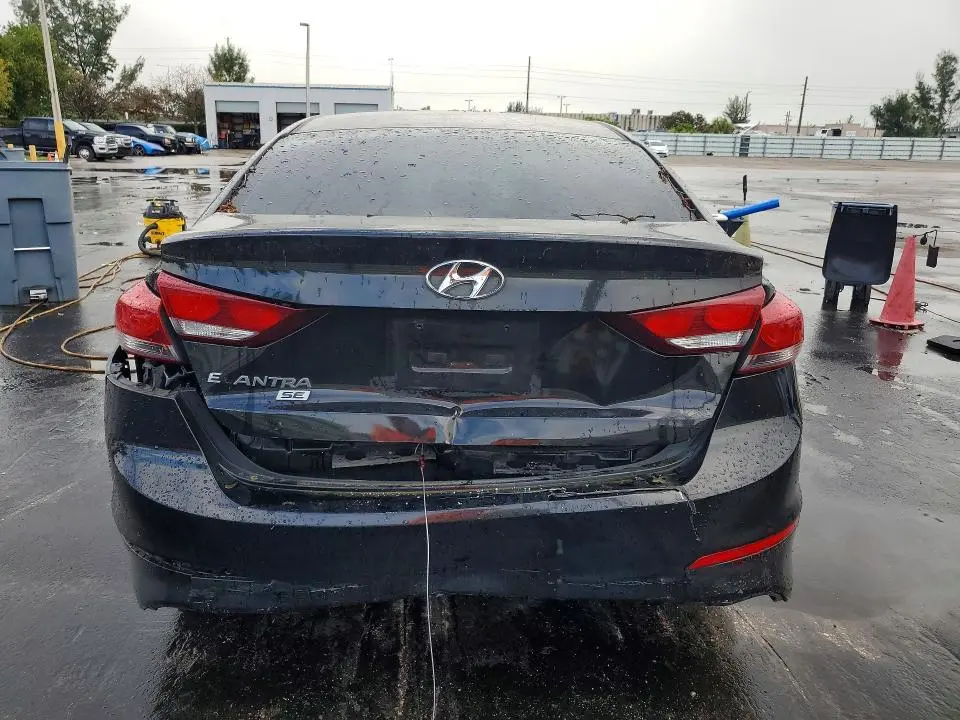 2018 HYUNDAI ELANTRA SE  