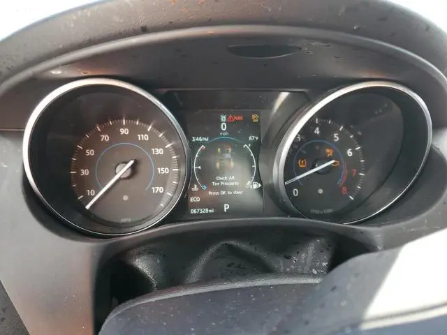 2017 JAGUAR XE R - SPORT  