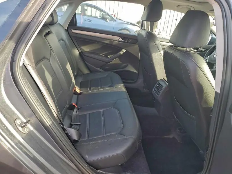 2014 VOLKSWAGEN PASSAT SE  