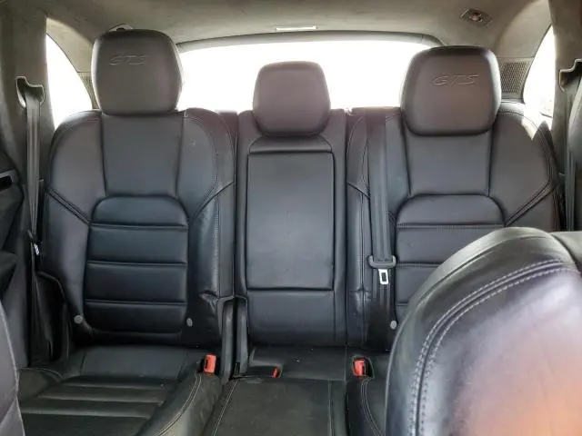 2016 PORSCHE CAYENNE GTS  
