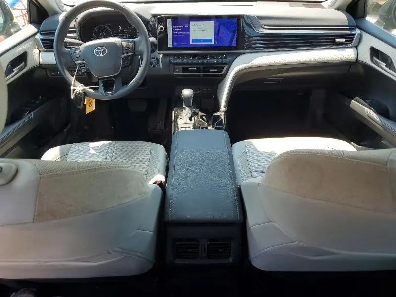 2025 TOYOTA CAMRY XLE  