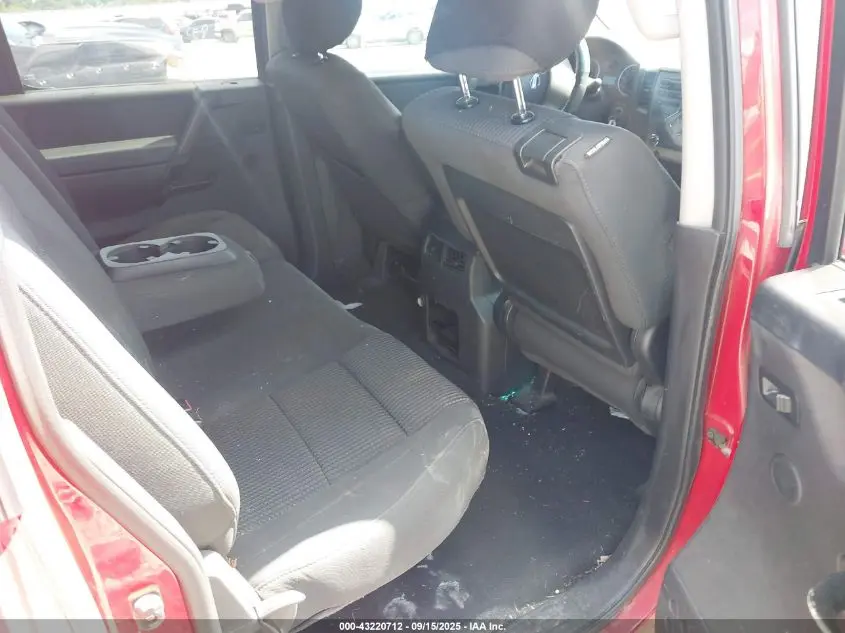 2012 NISSAN TITAN SV