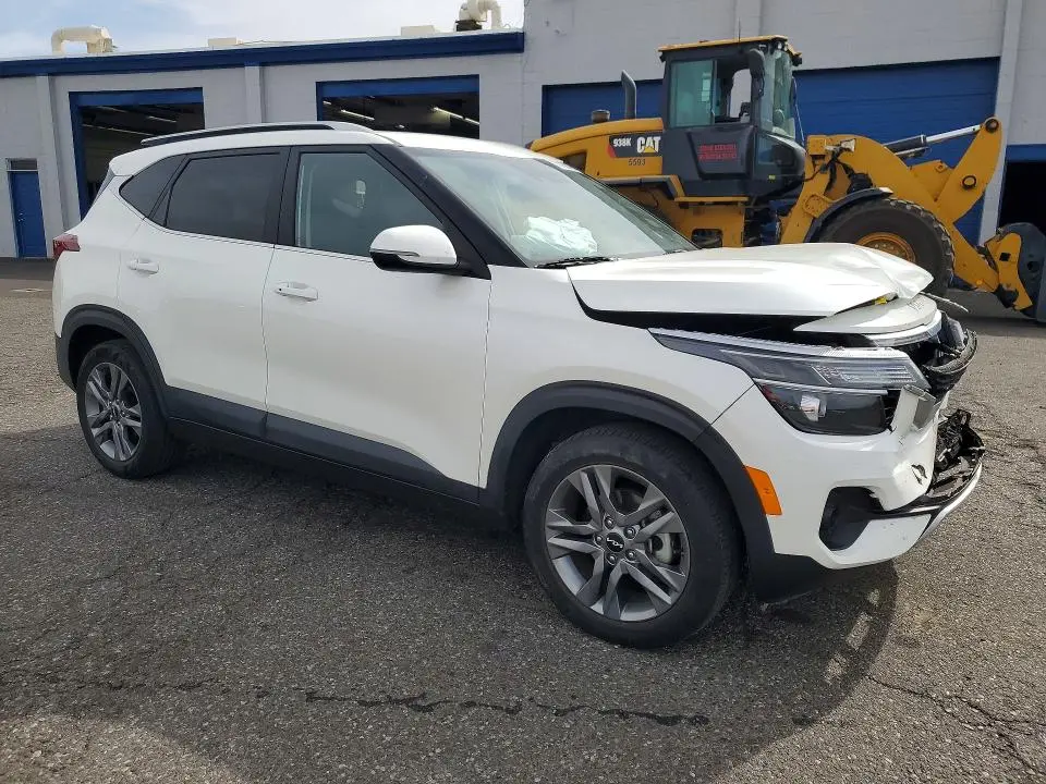 2022 KIA SELTOS S  