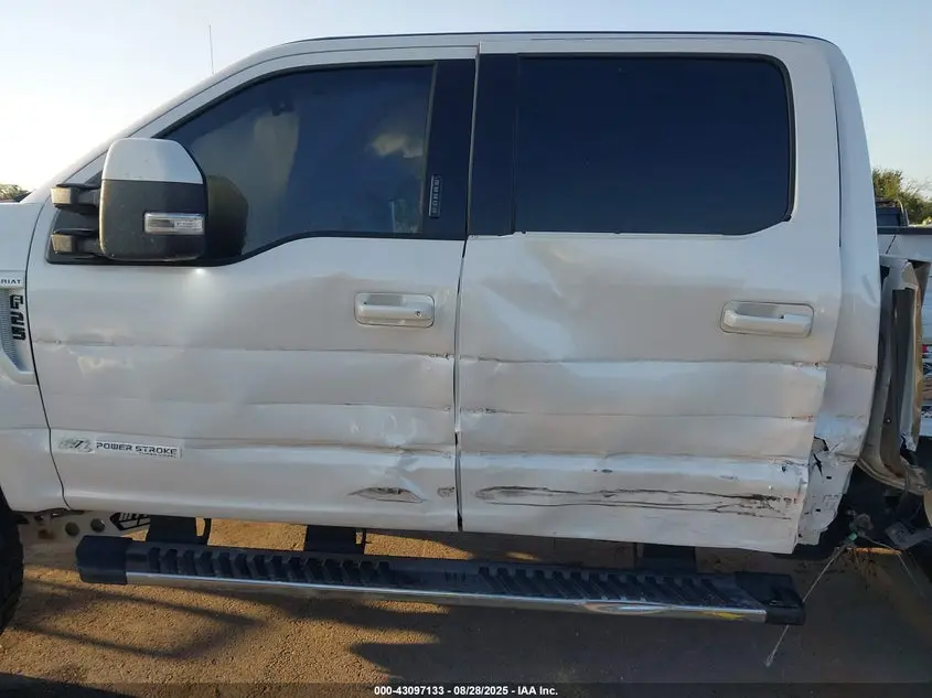2017 FORD F-250 LARIAT