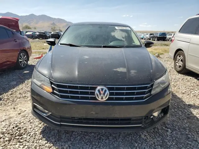 2016 VOLKSWAGEN PASSAT SE