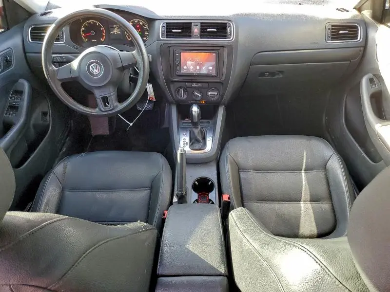 2011 VOLKSWAGEN JETTA SE  