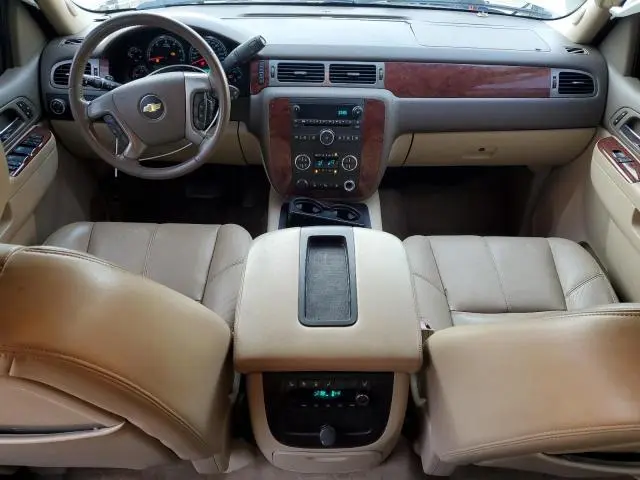 2011 CHEVROLET SUBURBAN K1500 LT  