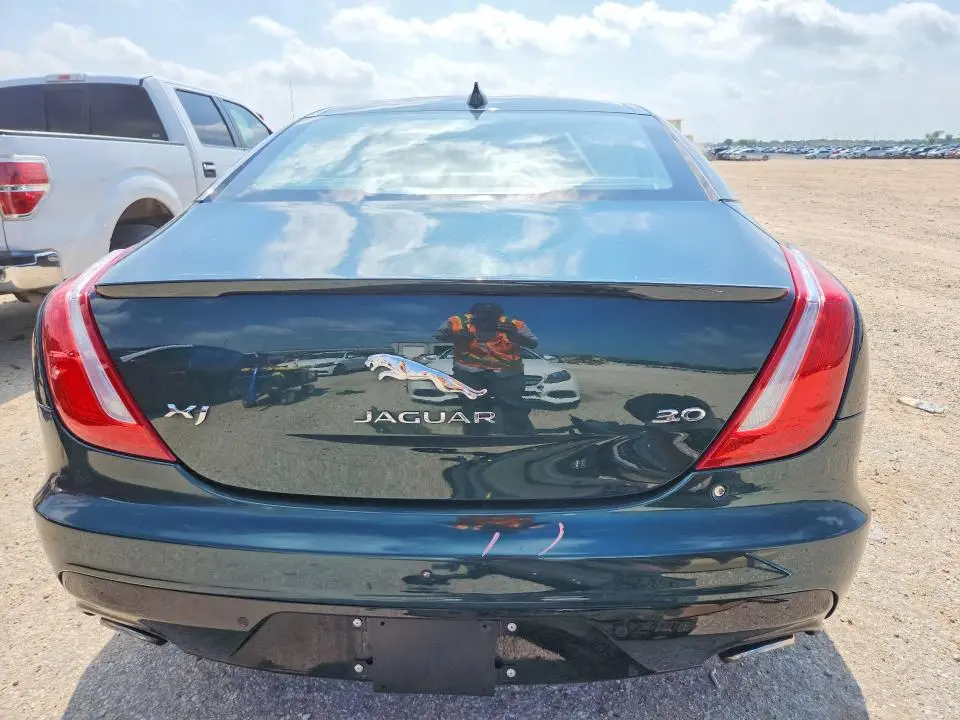 2019 JAGUAR XJ R - SPORT  