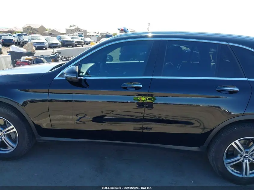 2022 MERCEDES-BENZ GLC 300 SUV