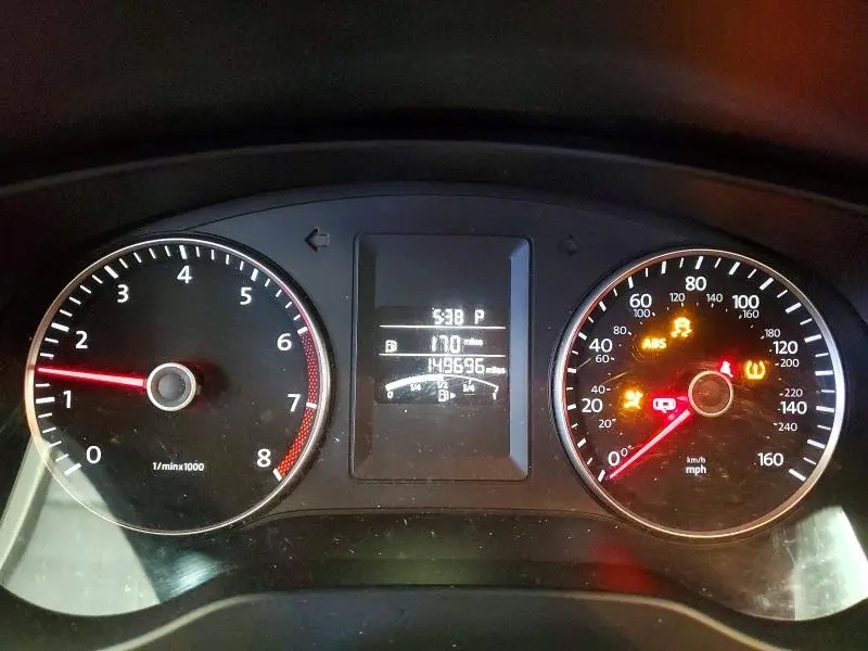 2013 VOLKSWAGEN JETTA SE  