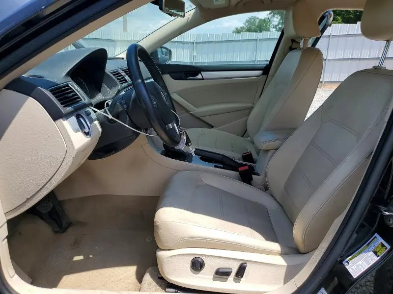 2013 VOLKSWAGEN PASSAT SE  
