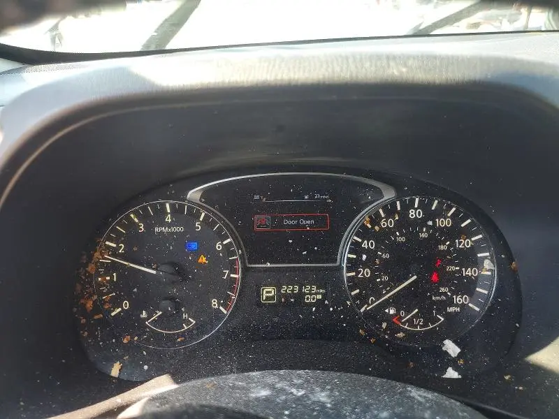 2015 NISSAN PATHFINDER SV  