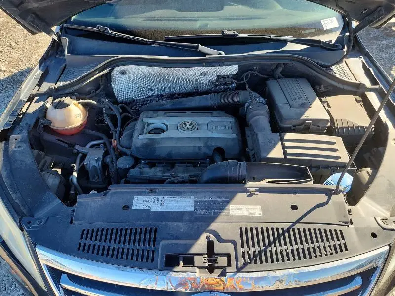 2011 VOLKSWAGEN TIGUAN S  