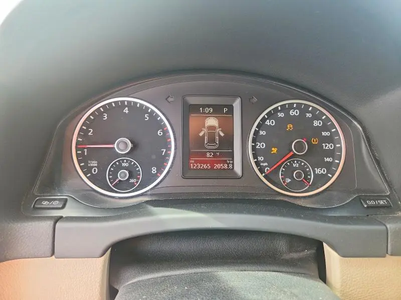 2013 VOLKSWAGEN TIGUAN S  