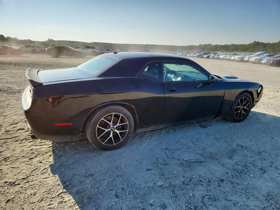 2015 DODGE CHALLENGER SXT  